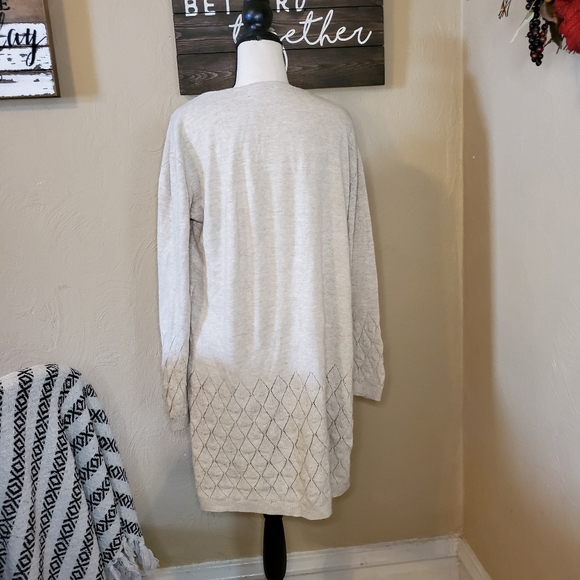 Por La Cara Size Medium Nude Sweater Cardigan. - Picture 6 of 9
